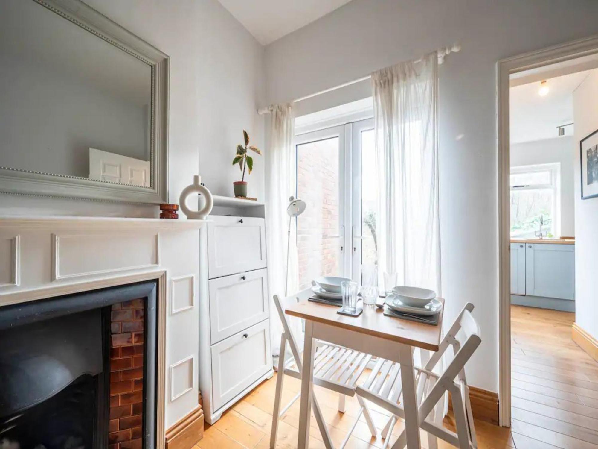 Pass The Keys Hither Ground Floor Flat With Garden *